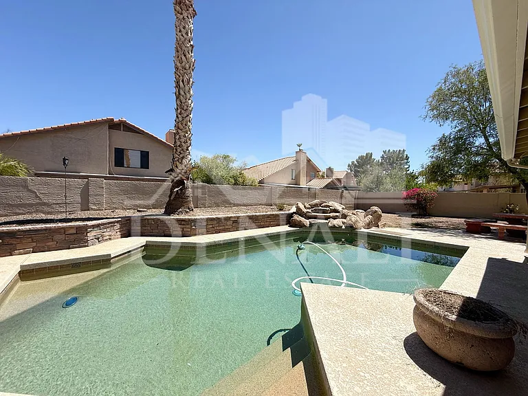 1211 E Drake Dr — Photo 26