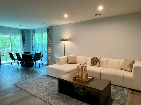 601 Woodall Ridge Dr, Lebanon, TN 37090