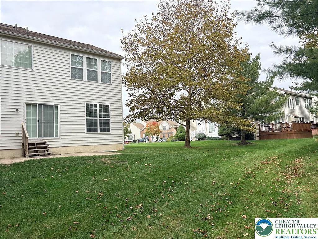 3 bed, 2.5 bath, 2547 sqft, $2,850 — Photo 3