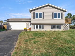 911 Blair Cir, Brainerd, MN 56401