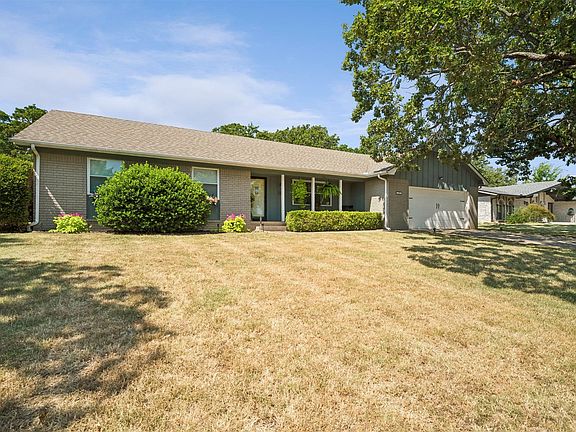 2nd image of 710 Martin Cir