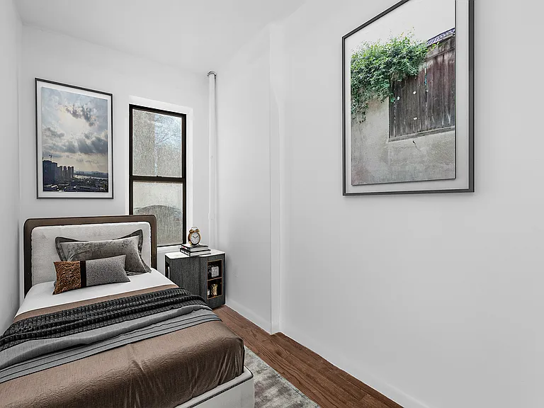207 Madison St #18 — Photo 2