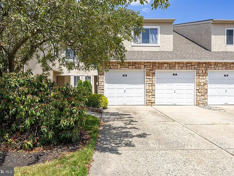 71 Sandra Rd — Photo 14