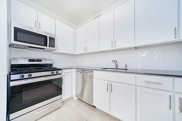 Rented by Living New York | media 10
