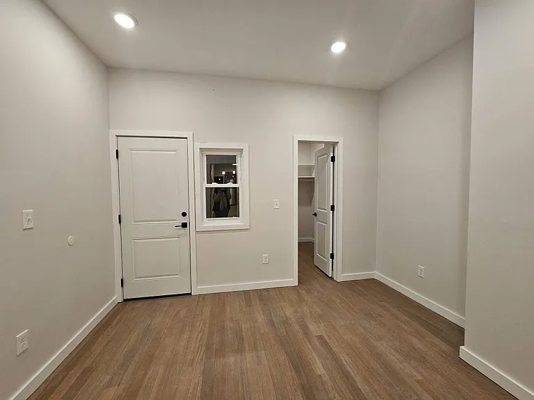105 Magazine St #2R — Photo 3