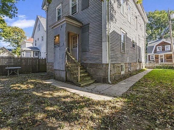 4th image of 45 Pierce St