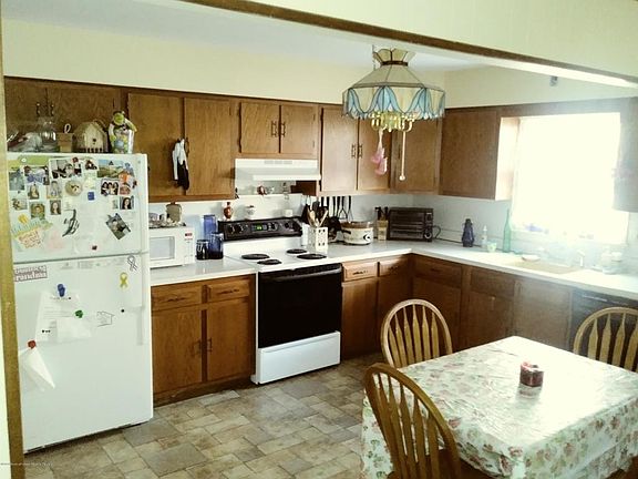 4th image of 20 Basset Dr
