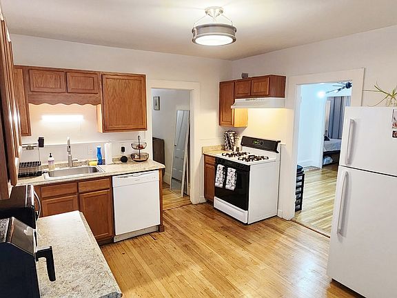 3rd image of 56-58 Wigglesworth St #1