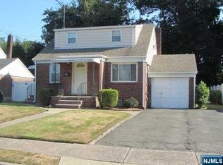 17 Madelyne Pl, Fair Lawn, NJ 07410
