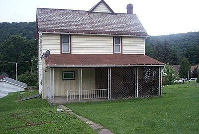 3rd image of 309 E 2nd St
