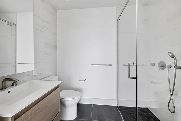 Bathroom, photo 1