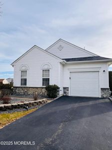 7 Chaminox Court, Manchester Township, NJ, 08759