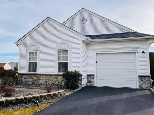 7 Chaminox Court, Manchester, NJ 08759