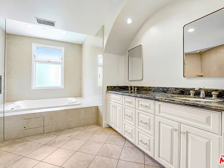 4156 Sunswept Dr — Photo 30
