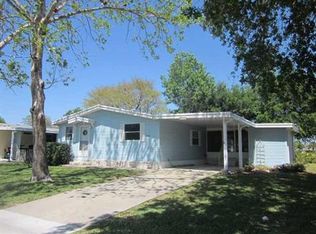 3124 Manatee Rd, Tavares, FL 32778