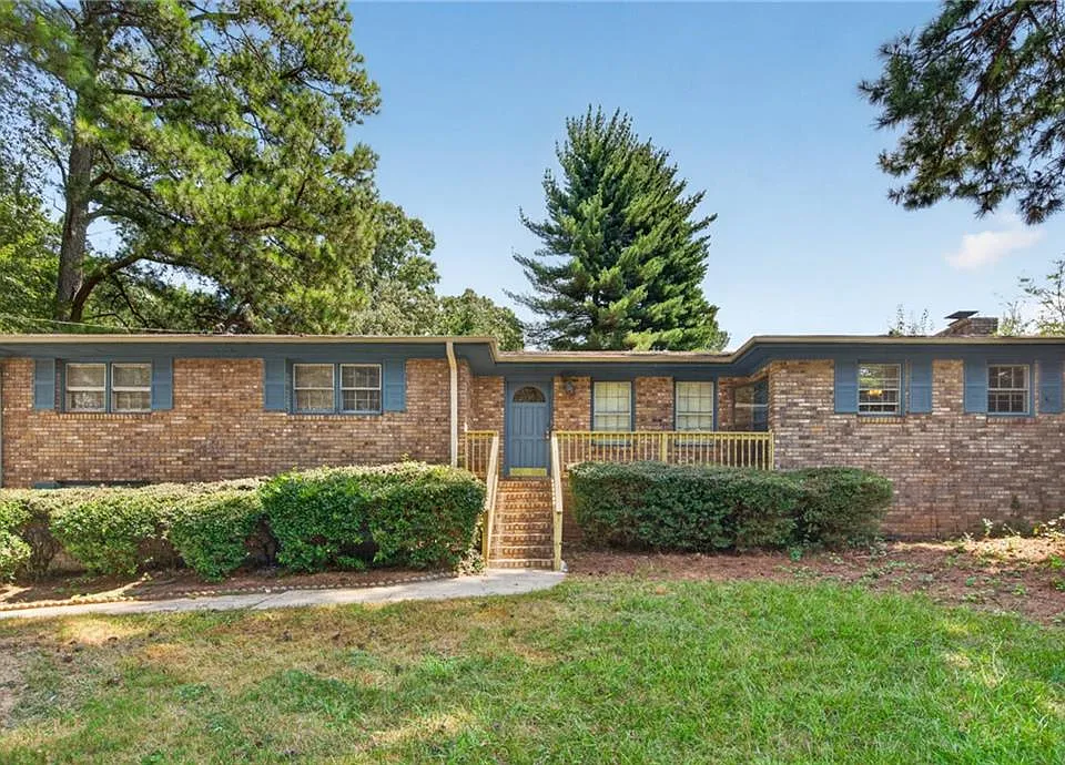 3292 Holly Springs Rd NE