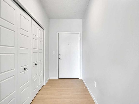 4th image of 33 S Carringham Gate NW #1102