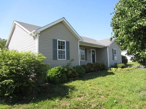1st image of 329 Easton Cir