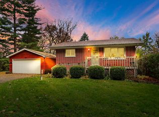 488 Charlotte Ave, Crystal Lake, IL 60014