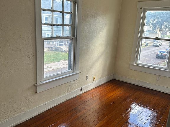 5th image of 70 Park Dr #1