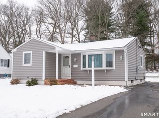 15 Robbin Rd, Enfield, CT 06082