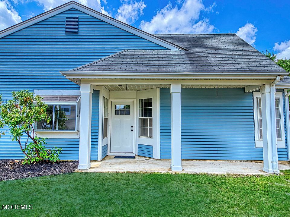 1st image of 985A Buckingham Drive