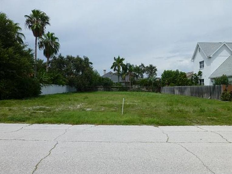 1st image of 507 Barcelona Dr
