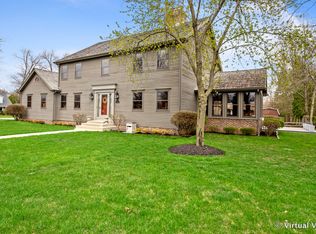 411 W Maple Ave, Roselle, IL 60172