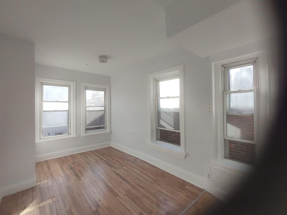 1st image of 430 N 39th St Floor 2