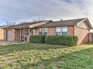 860 N 20th St, Slaton, TX 79364