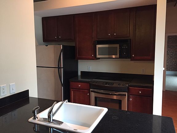 2nd image of 815 Porter St #U222