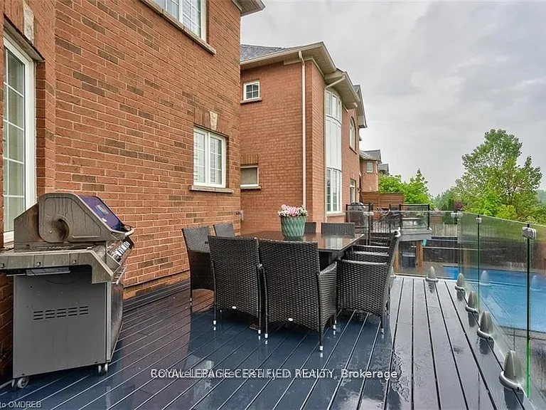 2499 Highmount Cres — Photo 19