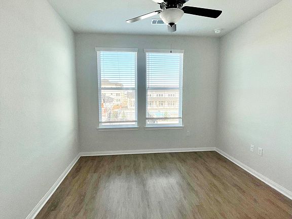4th image of 17000 Bissonnet St #334