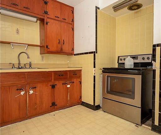 4th image of 1816 Brown St