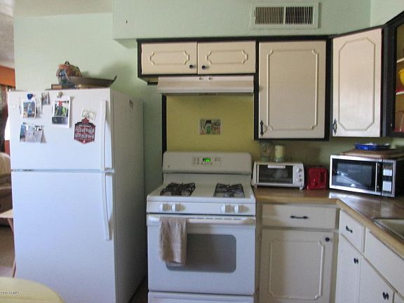 4th image of 327 E Cameron Blvd