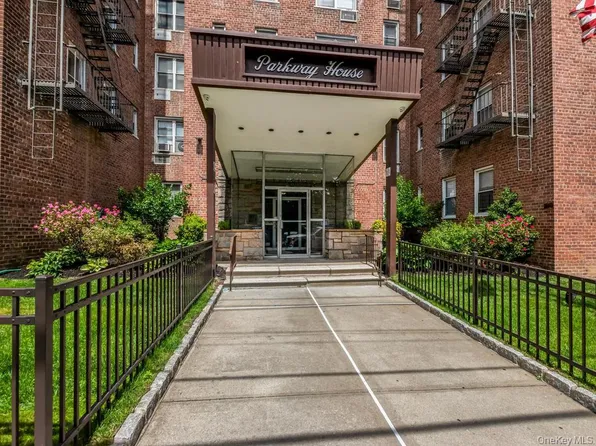 61 Bronx River Road #3B, Yonkers, NY 10704