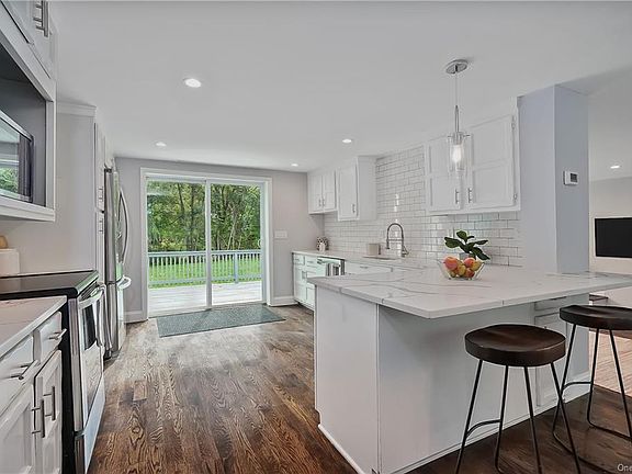 4th image of 313 Haviland Dr