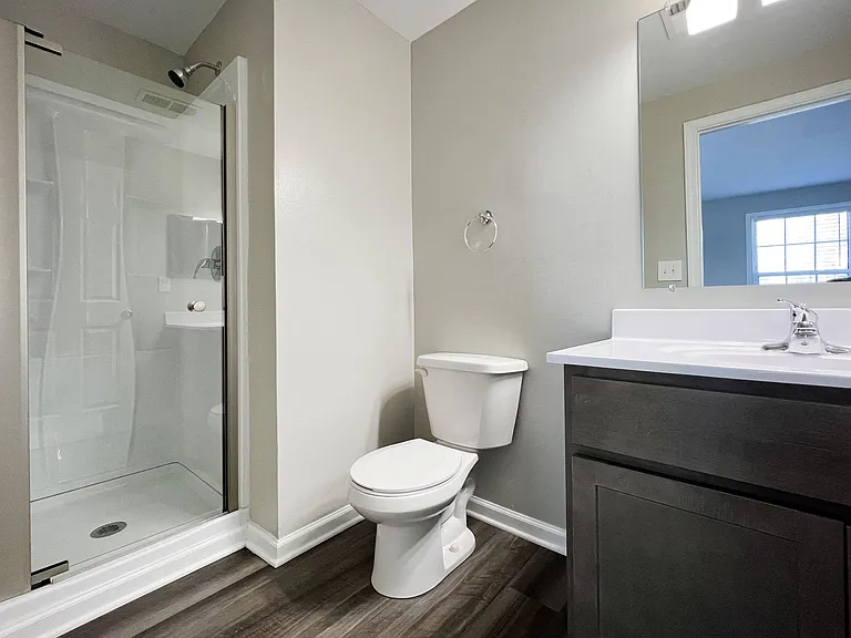 Woodhills Apartments — Photo 74