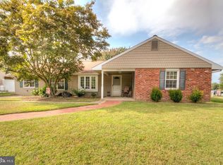 1044 Micawber Dr, Williamstown, NJ 08094