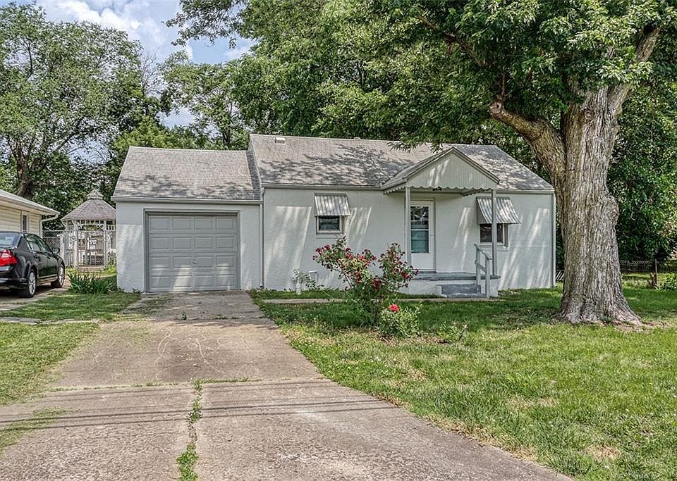 13015 12th St, Grandview, MO 64030 Zillow