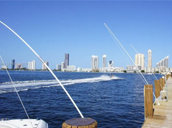 3745 NE 171st St APT 7, North Miami Beach, FL 33160