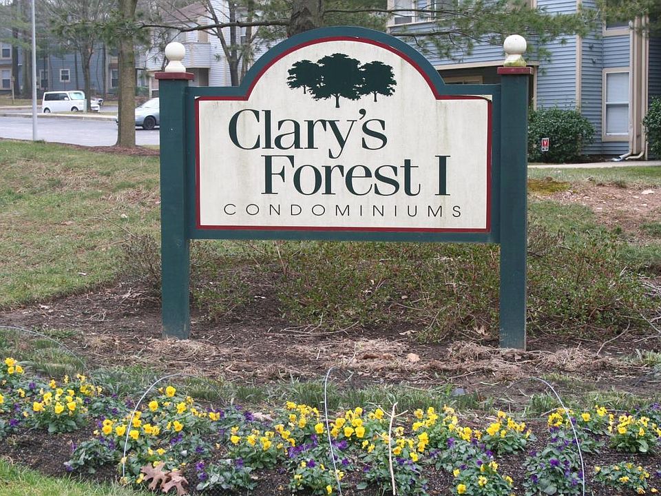 Clary's Forest I Condo - garden style living