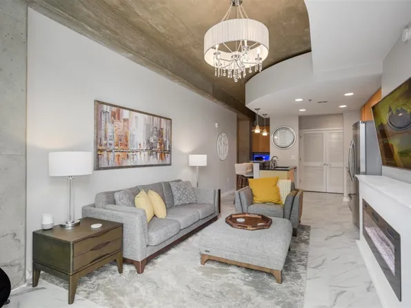 415 Church St APT 1404, Nashville, TN 37219