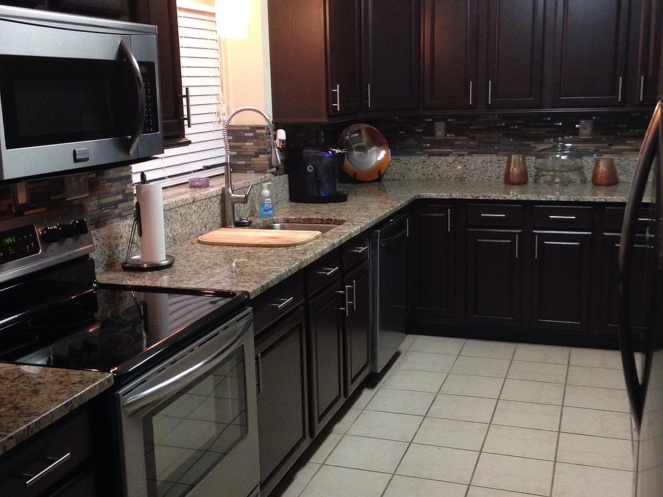 1st image of 119 Leslie Ave