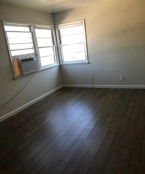 4455 University Ave — Photo 3