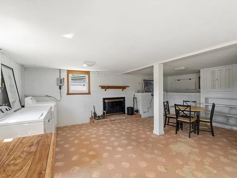 Basement/ Laundry/Fireplace/Kitchenette