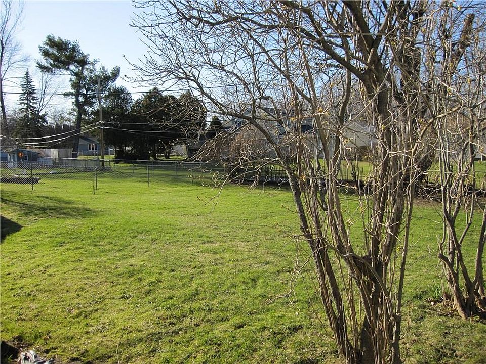 2nd image of 246 Miramar Rd
