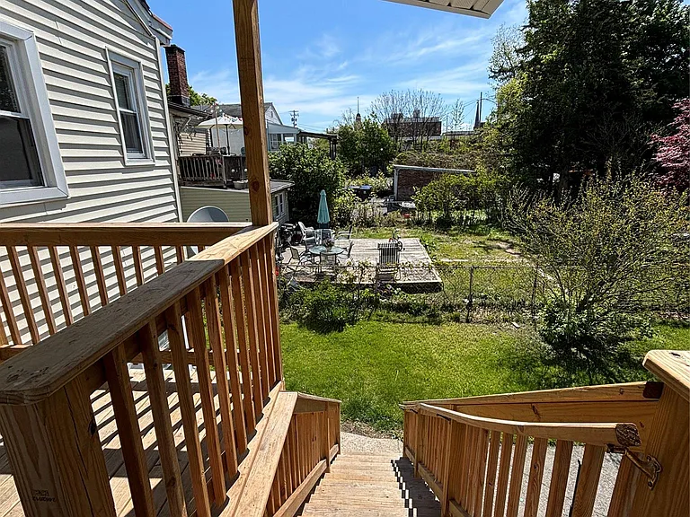 16 Mansion St — Photo 2