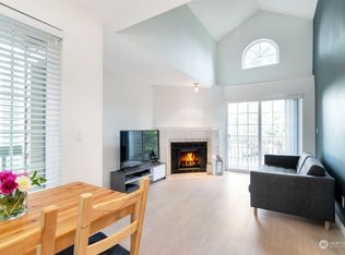 22700 30th Ave S APT A304, Des Moines, WA