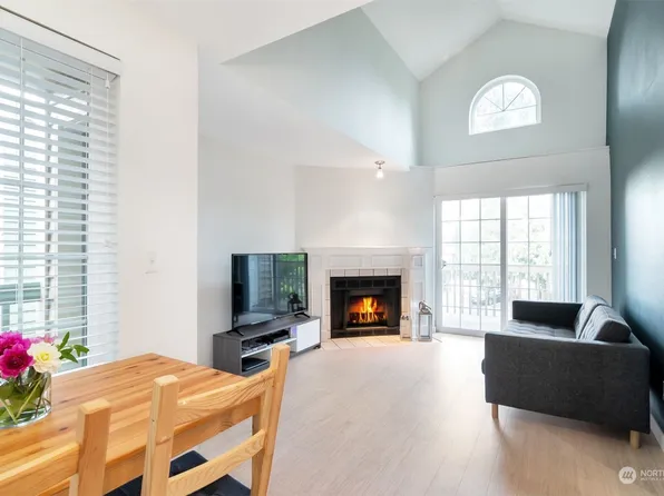 22700 30th Avenue S #A304, Des Moines, WA 98198